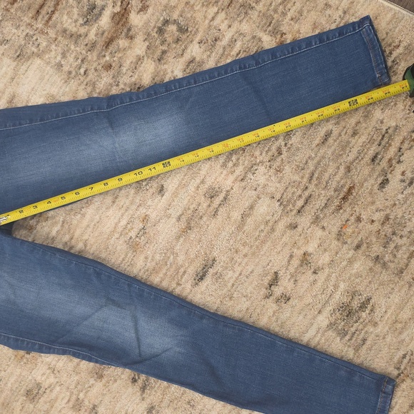 Express Jeans. Button down!  Like New ! SIZE 2 - Picture 6 of 9